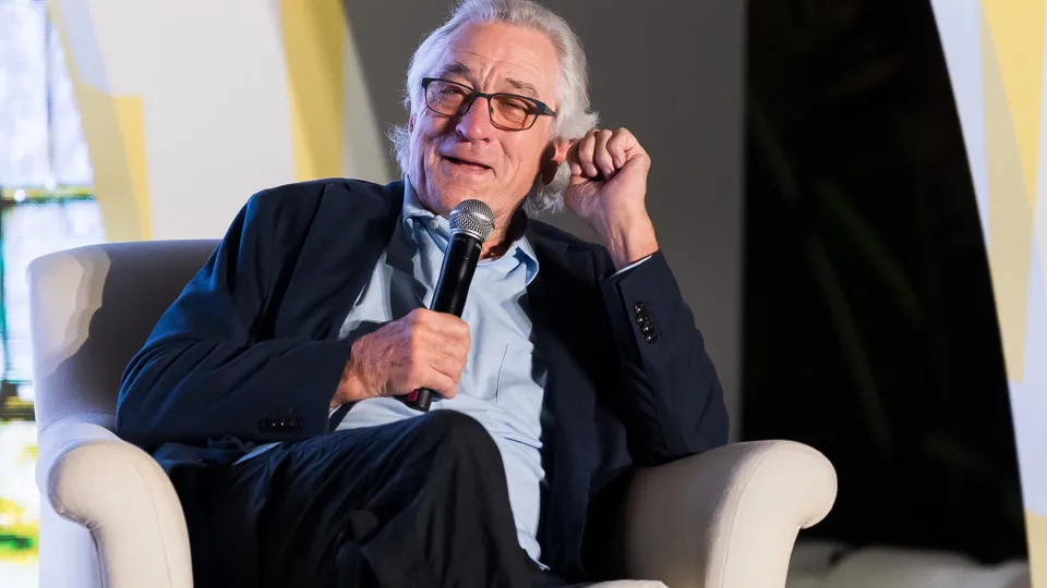 'Amo e apoio minha filha trans', diz Robert De Niro